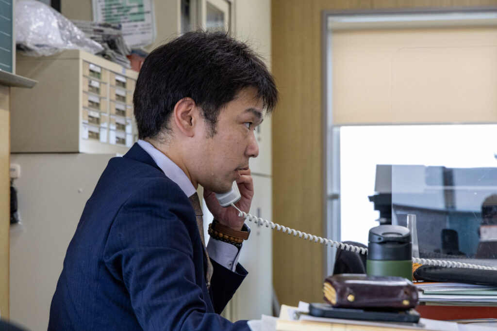 東建商事